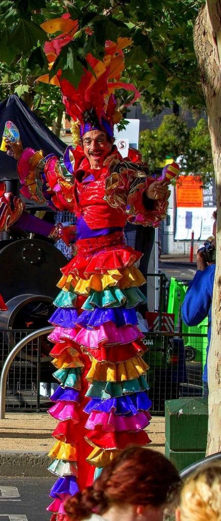 Stilt walkers Melbourne Pepe and Carmen Miranda