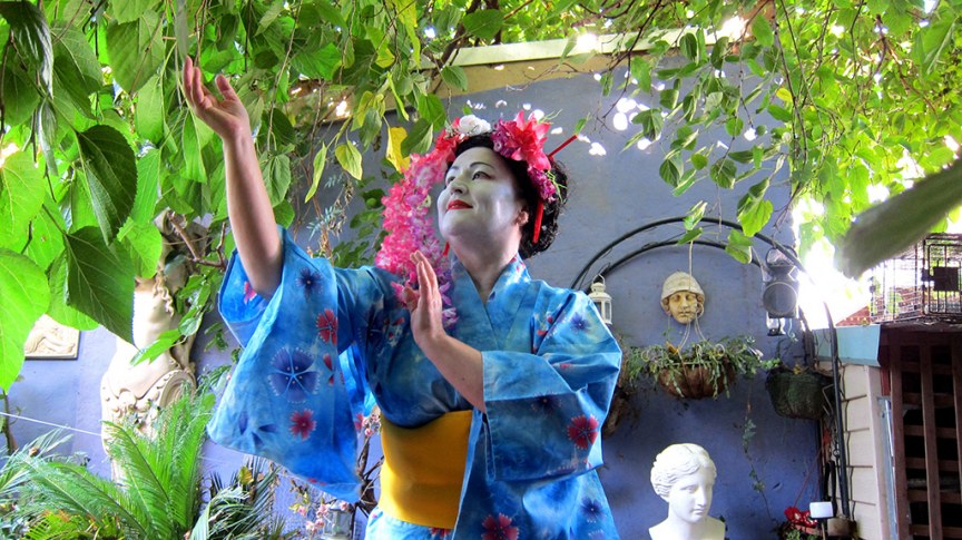 Stilt Walkers Melbourne, Japanese