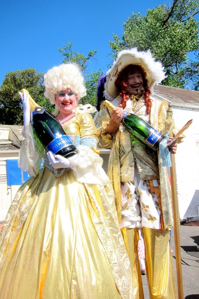 stiltwalkers melbourne, marie antoinette and louis v, french court